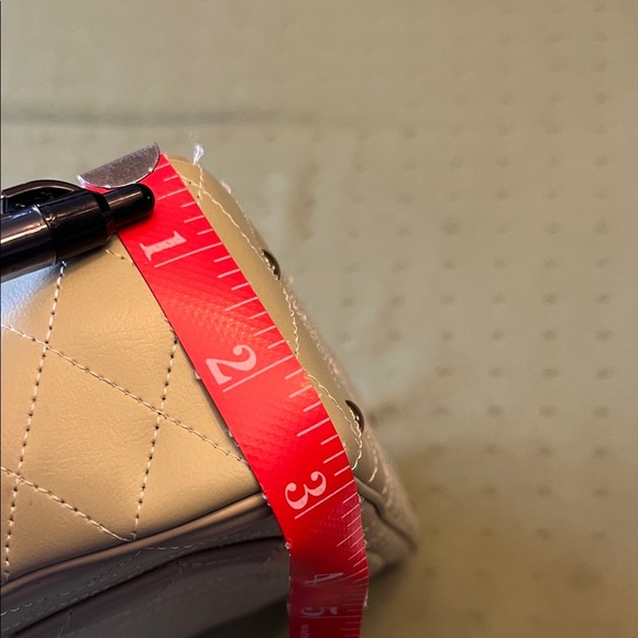 MEYERS Chic Quilted Olive hand Bag - Picture 8 of 9